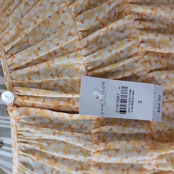 Ann Taylor factory new blouse - Picture 5 of 7